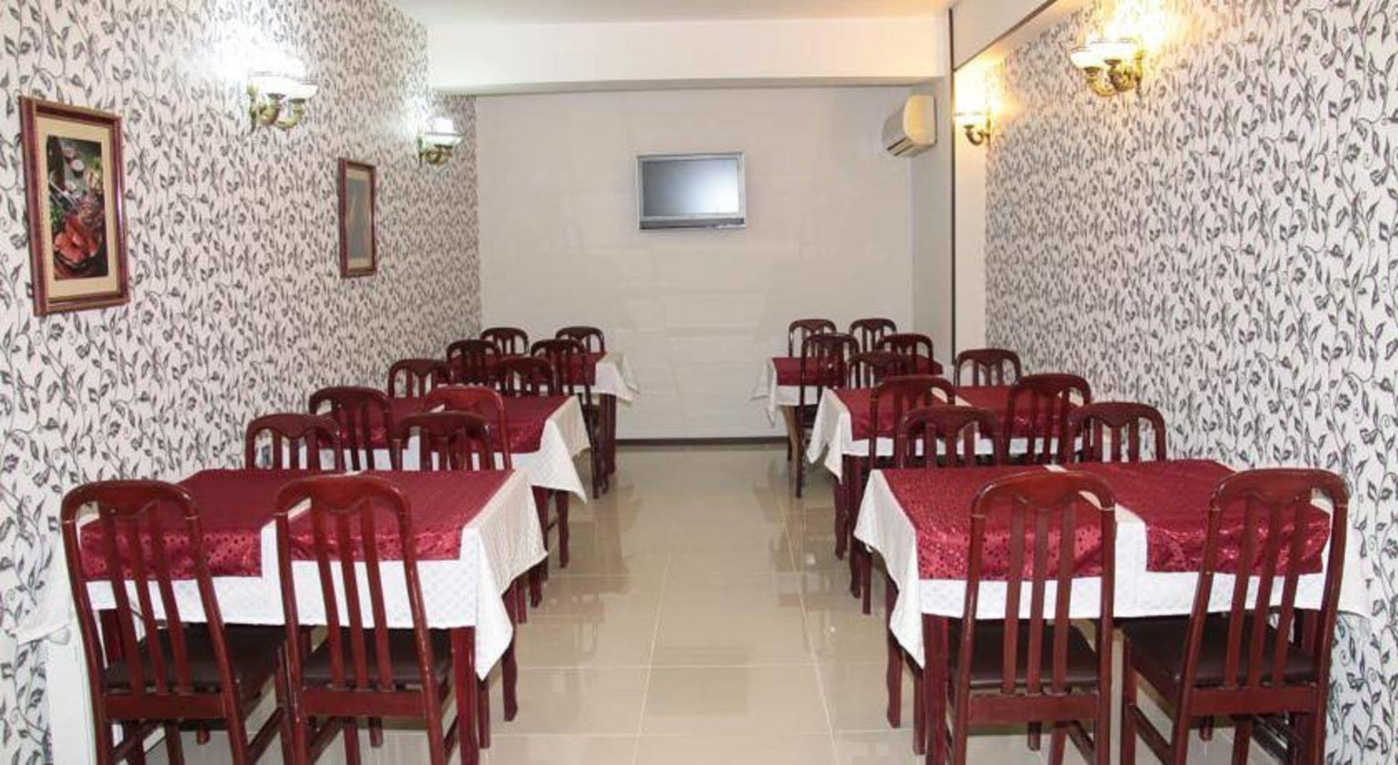 Avand Hotel Baku Exteriör bild